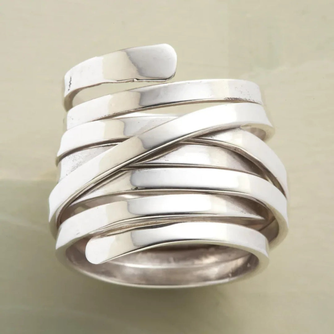 Ingrid | Sølvring med Moderne Spiraldesign