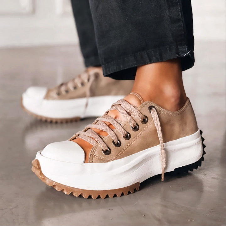 Hallnyra | Trendy Sneakers med Tykk Såle