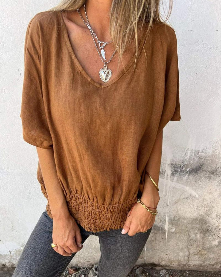 Hildur | Avslappet bluse i Ibiza-stil med V-hals