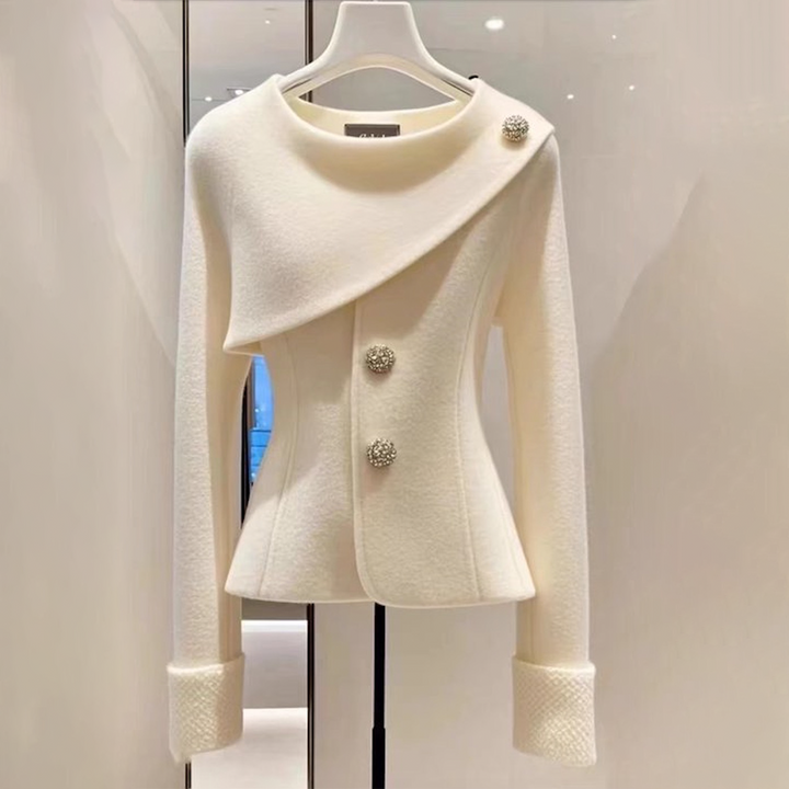 Lola - Asymmetrisk Knappt Blazer