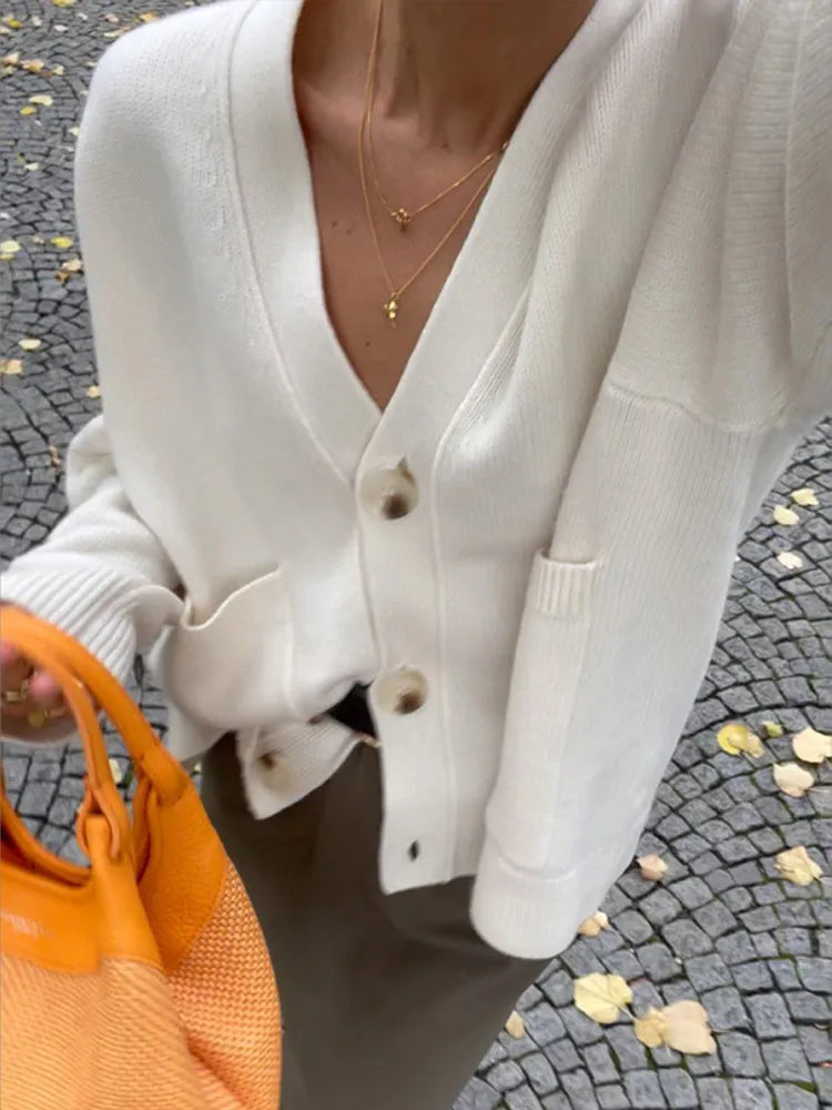 Nova | Elegant V-Hals Cardigan
