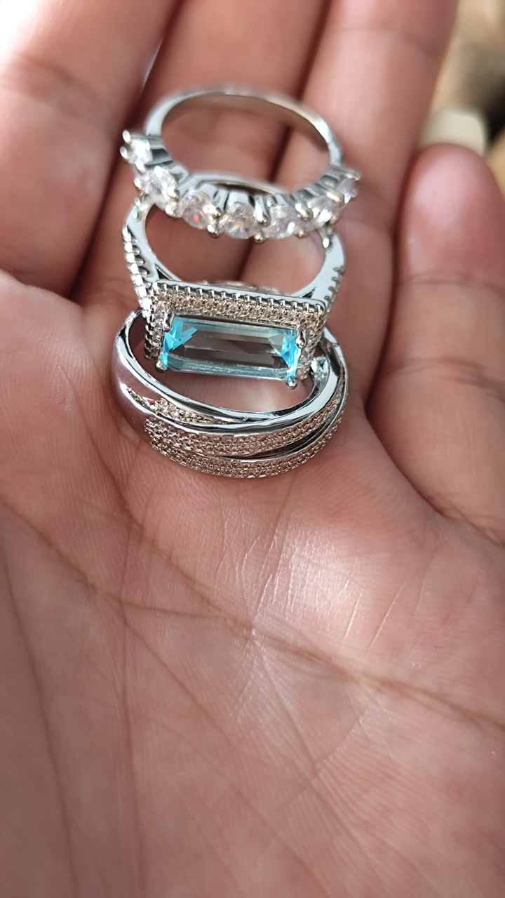 Kristiane | Glitrende Diamantring med Akvamarin